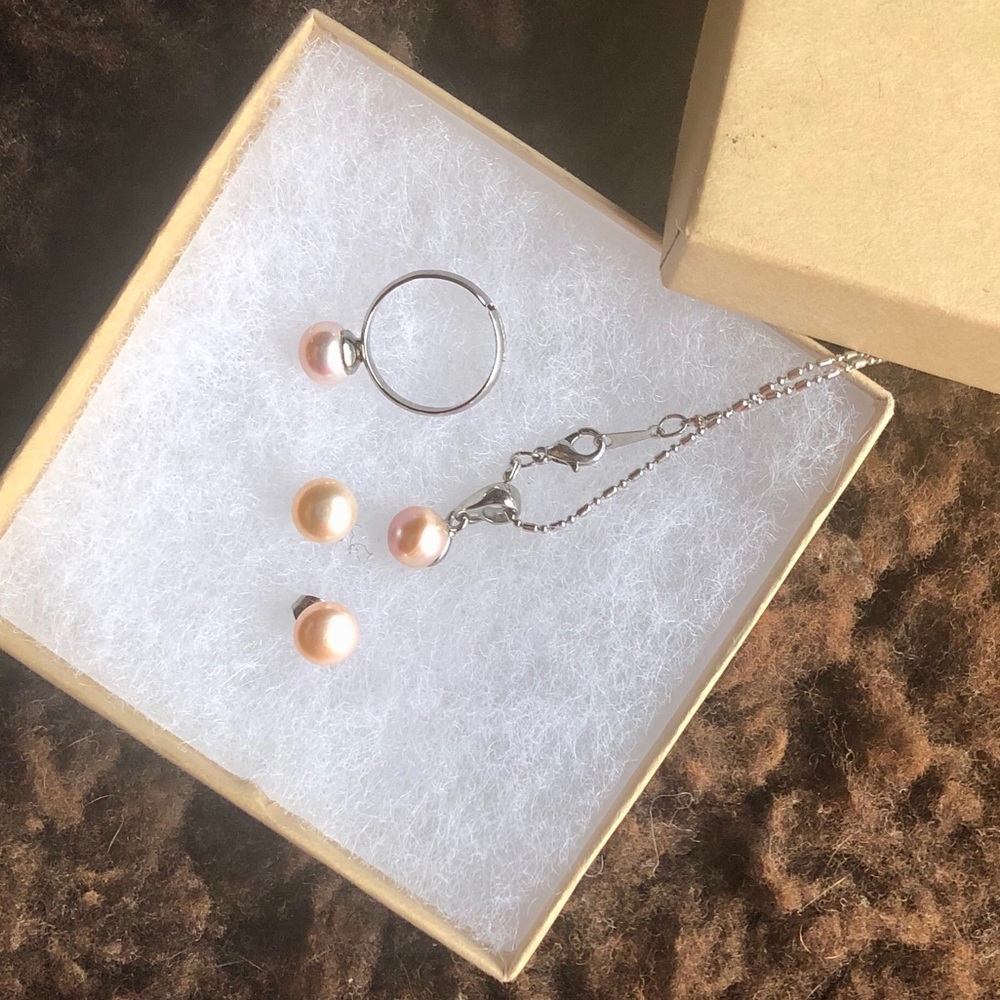 NEW!!! JEWELRY PEARL SET *ALL INCLUDED*